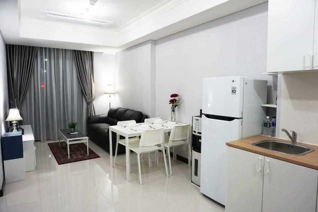 Luxury 2 Bedroom Condo At Casa Grande Residence - Kasablanka Mall Джакарта Екстер'єр фото
